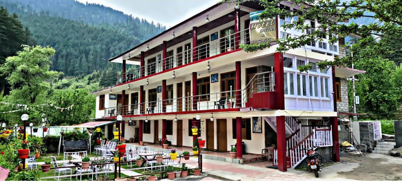 Hotel Chetna Manāli Exteriör bild