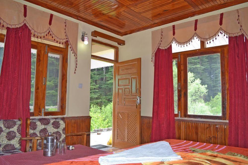 Hotel Chetna Manāli Exteriör bild