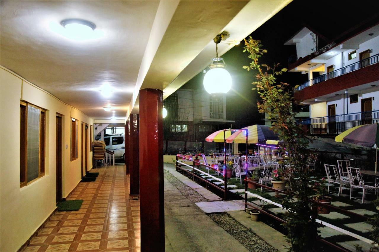 Hotel Chetna Manāli Exteriör bild